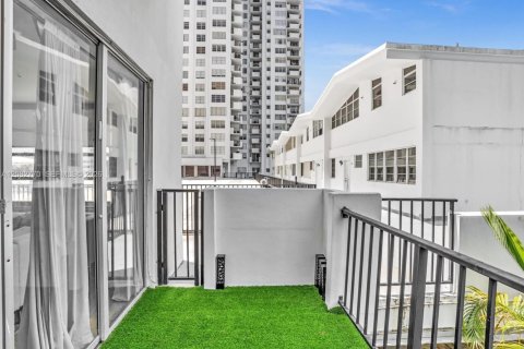 Condominio en venta en Aventura, Florida, 2 dormitorios, 120.77 m2 № 2353743 - foto 14