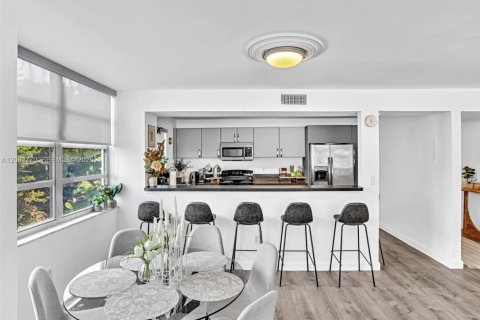 Condominio en venta en Aventura, Florida, 2 dormitorios, 120.77 m2 № 2353743 - foto 9