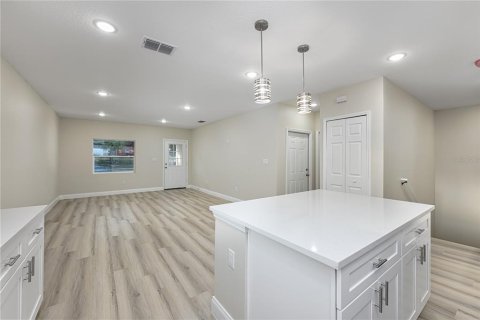 House in DeLand, Florida 4 bedrooms, 218.97 sq.m. № 1652054 - photo 11