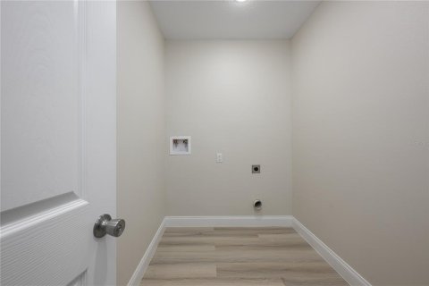 House in DeLand, Florida 4 bedrooms, 218.97 sq.m. № 1652054 - photo 13
