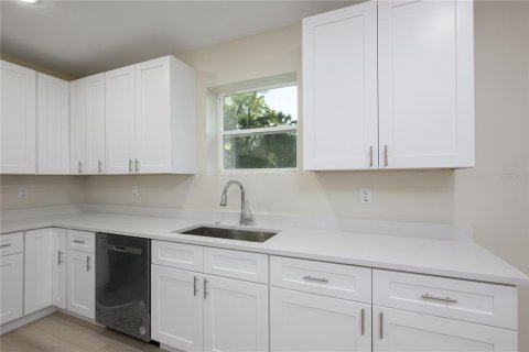 House in DeLand, Florida 4 bedrooms, 218.97 sq.m. № 1652054 - photo 10