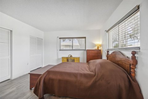 House in Pinellas Park, Florida 2 bedrooms, 104.52 sq.m. № 1202078 - photo 24