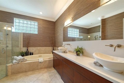 House in Sarasota, Florida 3 bedrooms, 233.56 sq.m. № 2291027 - photo 28