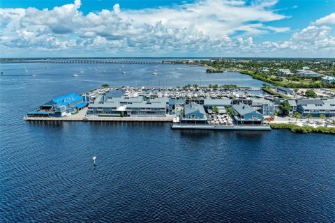 Immobilier commercial à vendre à Punta Gorda, Floride: 137.68 m2 № 1689675 - photo 22