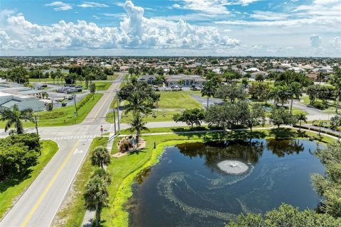 Immobilier commercial à vendre à Punta Gorda, Floride: 137.68 m2 № 1689675 - photo 17