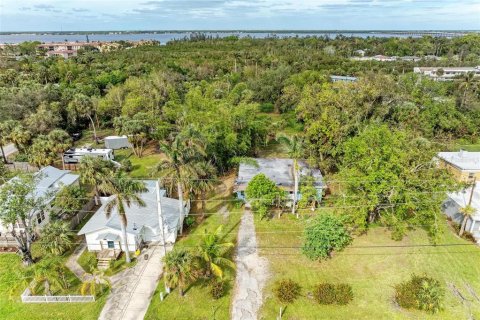 Immobilier commercial à vendre à Punta Gorda, Floride: 137.68 m2 № 1689675 - photo 2