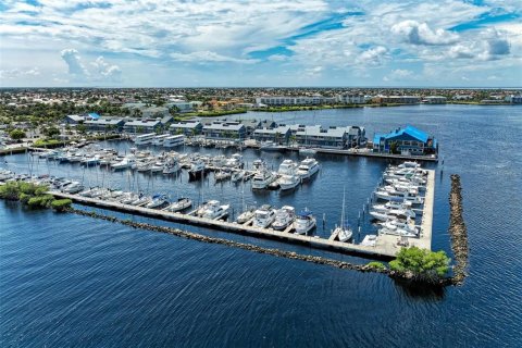 Immobilier commercial à vendre à Punta Gorda, Floride: 137.68 m2 № 1689675 - photo 14