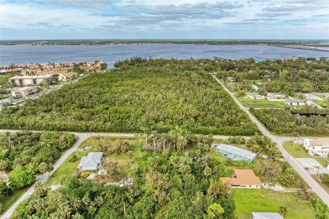 Immobilier commercial à vendre à Punta Gorda, Floride: 137.68 m2 № 1689675 - photo 10