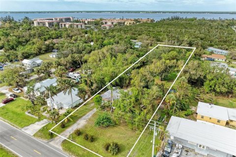 Immobilier commercial à vendre à Punta Gorda, Floride: 137.68 m2 № 1689675 - photo 4