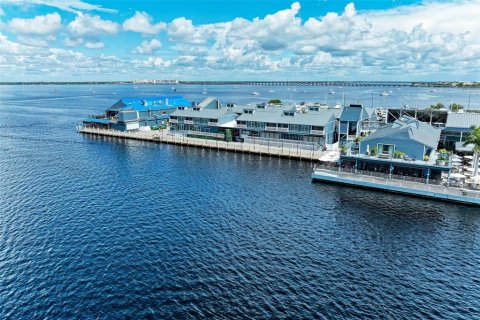 Immobilier commercial à vendre à Punta Gorda, Floride: 137.68 m2 № 1689675 - photo 21