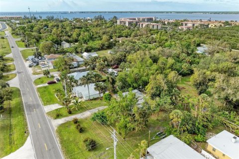 Immobilier commercial à vendre à Punta Gorda, Floride: 137.68 m2 № 1689675 - photo 6