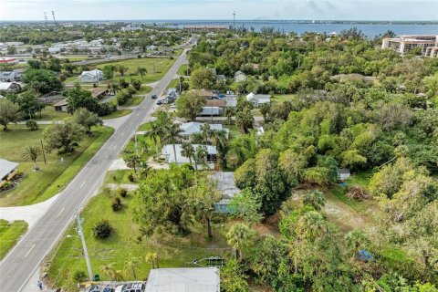 Immobilier commercial à vendre à Punta Gorda, Floride: 137.68 m2 № 1689675 - photo 7
