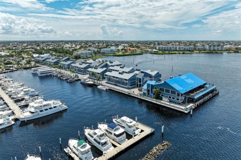 Immobilier commercial à vendre à Punta Gorda, Floride: 137.68 m2 № 1689675 - photo 13