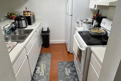 Снять в аренду кондоминиум в Дорал, Флорида 1 спальня, 65.96м2, № 1970088 - фото 3