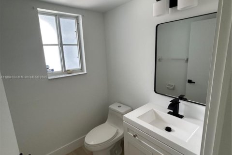 Touwnhouse à louer à Miami, Floride: 3 chambres, 166.3 m2 № 1947166 - photo 13