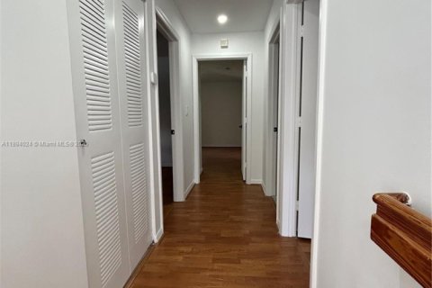 Touwnhouse à louer à Miami, Floride: 3 chambres, 166.3 m2 № 1947166 - photo 24