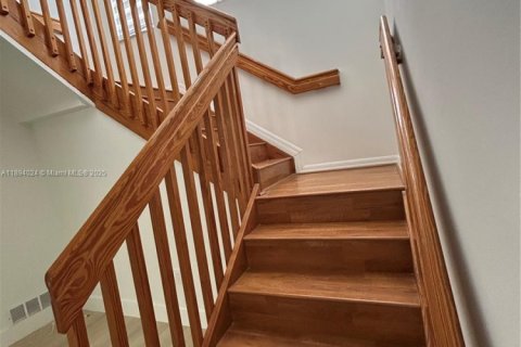 Touwnhouse à louer à Miami, Floride: 3 chambres, 166.3 m2 № 1947166 - photo 23