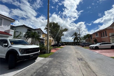 Touwnhouse à louer à Miami, Floride: 3 chambres, 166.3 m2 № 1947166 - photo 6