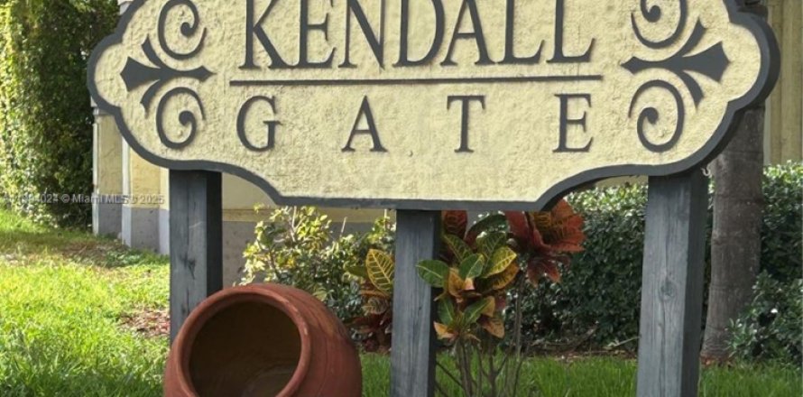 Touwnhouse à Miami, Floride 3 chambres, 166.3 m2 № 1947166