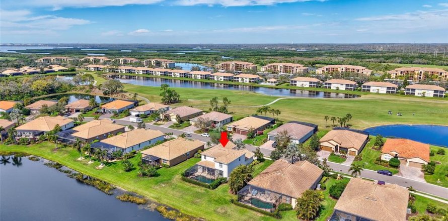 House in Bradenton, Florida 4 bedrooms, 269.97 sq.m. № 1659046