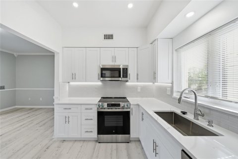 Condo in Vero Beach, Florida, 2 bedrooms  № 2082452 - photo 9
