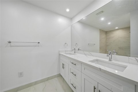 Condo in Vero Beach, Florida, 2 bedrooms  № 2082452 - photo 20