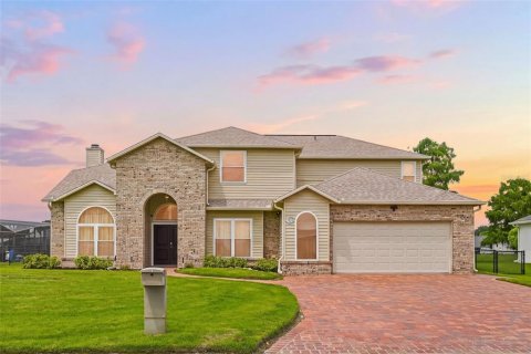 House in Kissimmee, Florida 4 bedrooms, 298.77 sq.m. № 2318800
