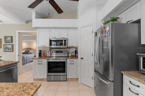 Villa ou maison à vendre à Rotonda, Floride: 3 chambres, 200.48 m2 № 2437281 - photo 13