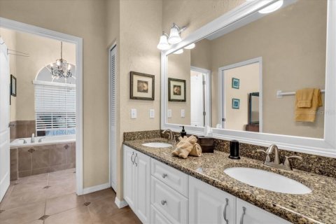 House in Bradenton, Florida 2 bedrooms, 140.93 sq.m. № 1785444 - photo 29