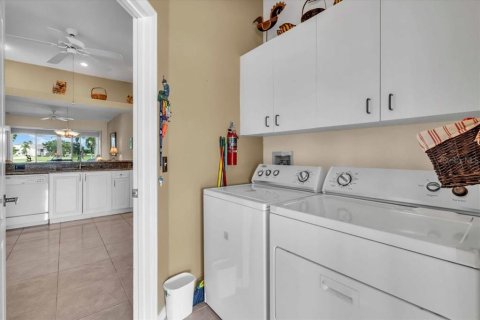 House in Bradenton, Florida 2 bedrooms, 140.93 sq.m. № 1785444 - photo 13