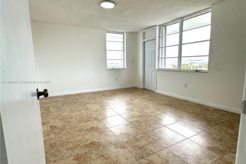 Купить кондоминиум в Майами-Бич, Флорида 1 спальня, 78.5м2, № 1963610 - фото 5