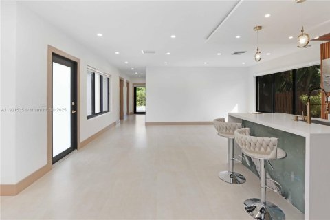 Купить виллу или дом в Холливуд, Флорида 3 спальни, 129.69м2, № 1954696 - фото 12