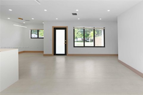 Купить виллу или дом в Холливуд, Флорида 3 спальни, 129.69м2, № 1954696 - фото 7