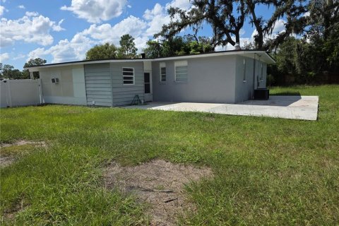 House in Tampa, Florida 3 bedrooms, 123.28 sq.m. № 1913737 - photo 29