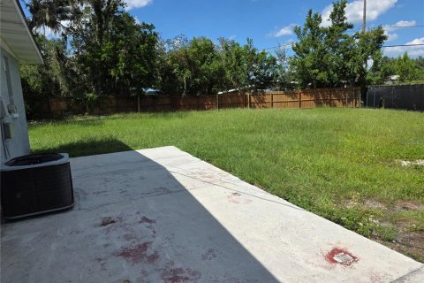 House in Tampa, Florida 3 bedrooms, 123.28 sq.m. № 1913737 - photo 24