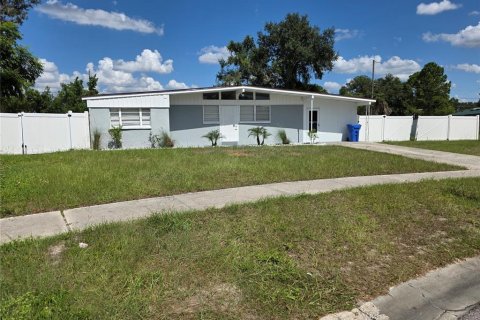 House in Tampa, Florida 3 bedrooms, 123.28 sq.m. № 1913737 - photo 3