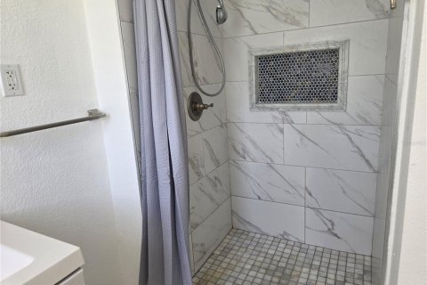 House in Tampa, Florida 3 bedrooms, 123.28 sq.m. № 1913737 - photo 18