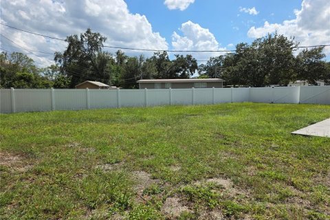 House in Tampa, Florida 3 bedrooms, 123.28 sq.m. № 1913737 - photo 27