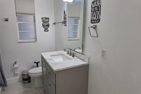 House in Tampa, Florida 3 bedrooms, 123.28 sq.m. № 1913737 - photo 12