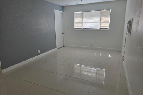 House in Tampa, Florida 3 bedrooms, 123.28 sq.m. № 1913737 - photo 22