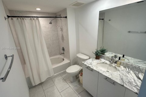 Condominio en alquiler en Miami, Florida, 1 dormitorio, 59.36 m2 № 2019919 - foto 13