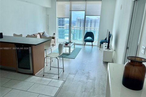 Condominio en alquiler en Miami, Florida, 1 dormitorio, 59.36 m2 № 2019919 - foto 2