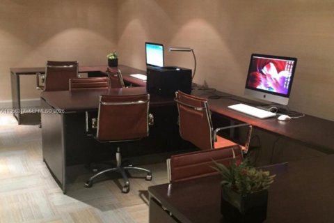 Condominio en alquiler en Miami, Florida, 1 dormitorio, 59.36 m2 № 2019919 - foto 19