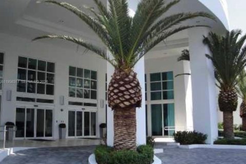 Condominio en alquiler en Miami, Florida, 1 dormitorio, 59.36 m2 № 2019919 - foto 22