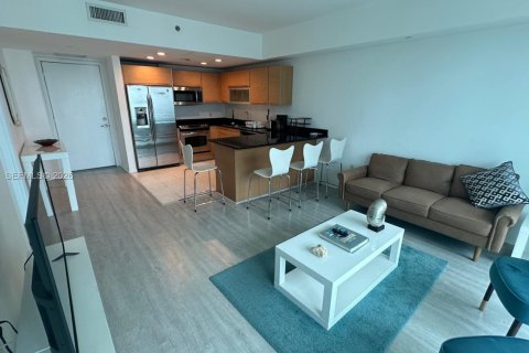 Condominio en alquiler en Miami, Florida, 1 dormitorio, 59.36 m2 № 2019919 - foto 4