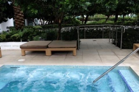 Condominio en alquiler en Miami, Florida, 1 dormitorio, 59.36 m2 № 2019919 - foto 16