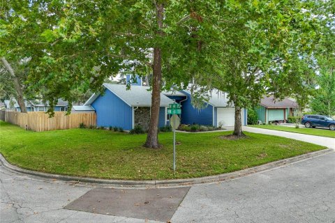 House in Gainesville, Florida 3 bedrooms, 112.23 sq.m. № 2400269 - photo 3