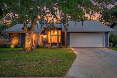 House in Gainesville, Florida 3 bedrooms, 112.23 sq.m. № 2400269
