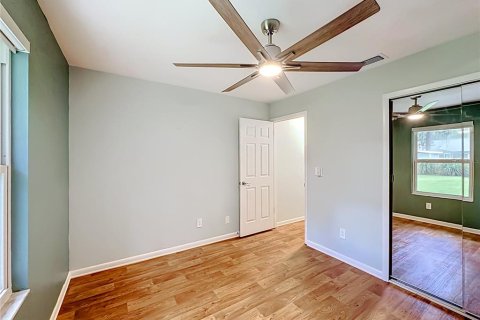House in Gainesville, Florida 3 bedrooms, 112.23 sq.m. № 2400269 - photo 16