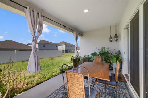 House in Davenport, Florida 4 bedrooms, 202.71 sq.m. № 1194975 - photo 12